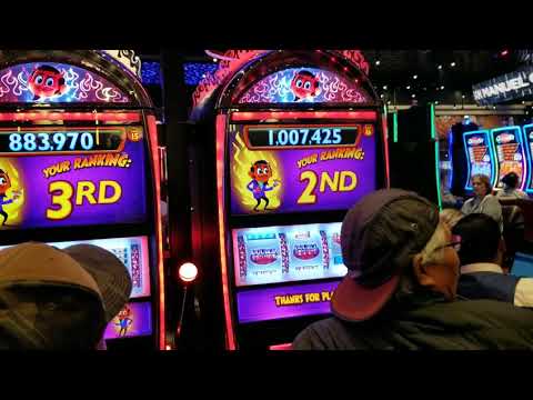 **HUGE WIN** I STOLE CLARKS LUCK, 3RD TIME A CHARM @ SM SLOT TOURNAMENT? WONDER 4 SUPER FREE GAMES