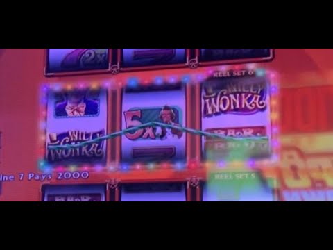 MEGA WIN ON WILLY WONKA 3 REEL SLOT MAX BET !!! PARTY BONUS ON JACKPOT PARTY !!!