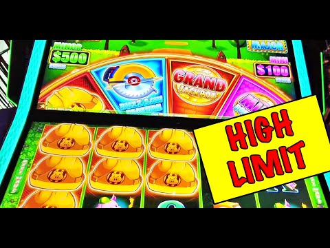 Big Wins: Huff n More Puff and Super Reel Em In Slots