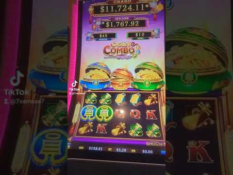 Big Win & Super Feature on Coin Combo slot machine